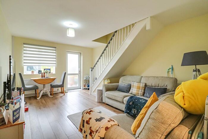 2 Bedroom Terraced House For Sale In Vineyard Close, Woolston, SO19