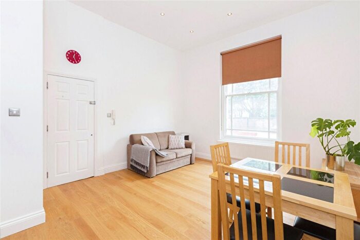 1 Bedroom Flat To Rent In East India Dock Road, Poplar, London, E14