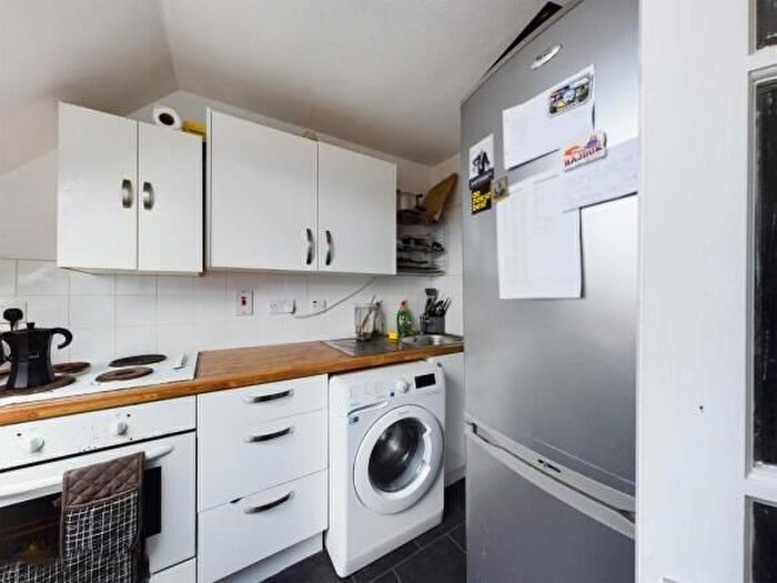 2 Bedroom Flat To Rent In Banbury, Oxfordshire, OX16