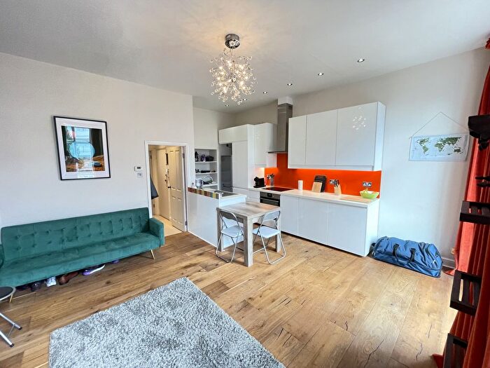 1 Bedroom Flat To Rent In Claverton St, Pimlico, SW1V