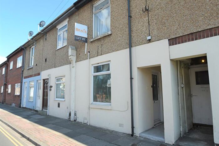 1 Bedroom Flat To Rent In Highland Road, Southsea, Hampshire, PO4