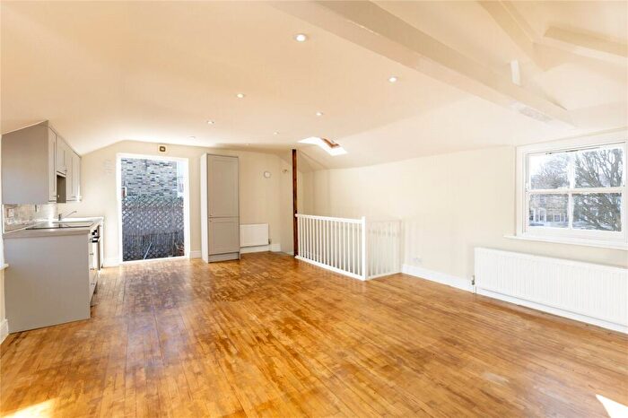 2 Bedroom Apartment For Sale In Bullen Street, London, SW11