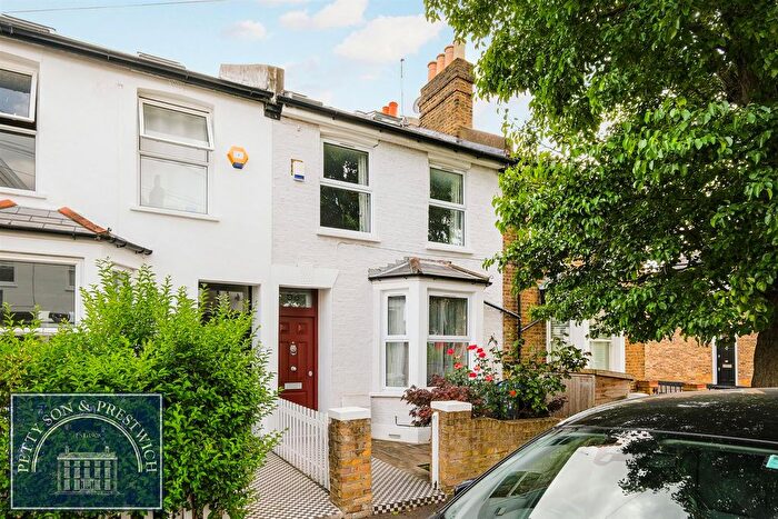 3 Bedroom Property To Rent In Russell Road, London, SW19