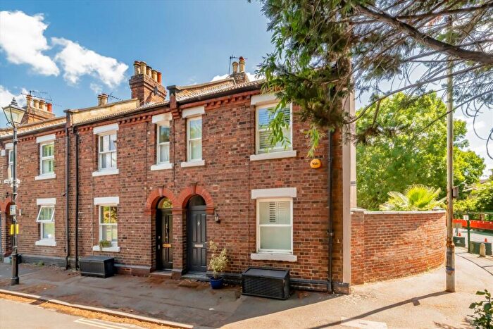 3 Bedroom House For Sale In Stephenson Street, Willesden Junction, NW10