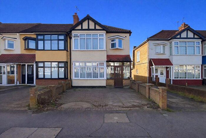3 Bedroom Terraced House For Sale In Larkswood Road, Chingford, E4