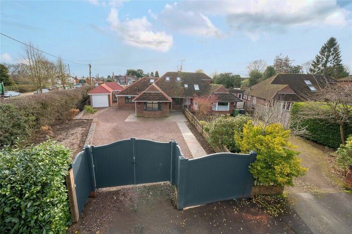 5 Bedroom Country House To Rent In Brentmoor Road, West End, Surrey, GU24