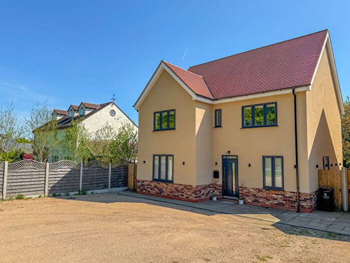 5 Bedroom Detached House For Sale In Turnpike Close, Ardleigh, CO7