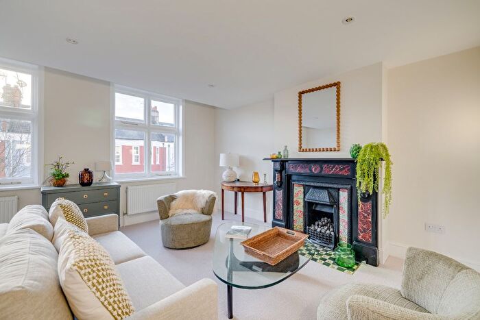 4 Bedroom Maisonette For Sale In Sedlescombe Road, Fulham, SW6