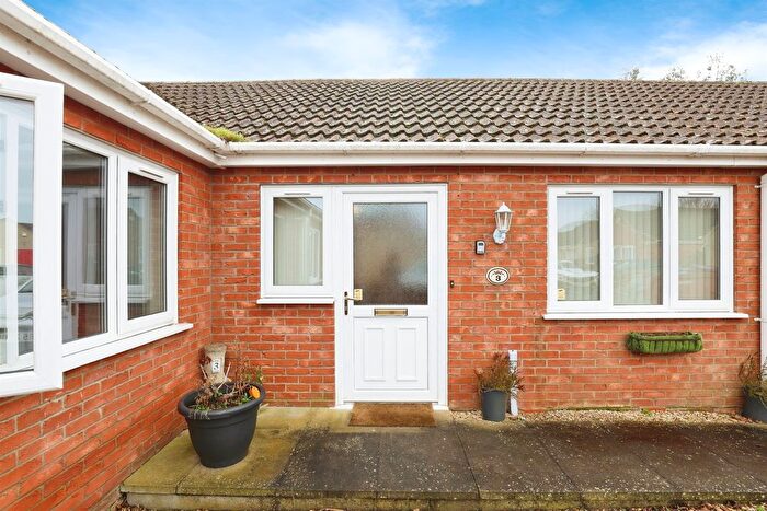 2 Bedroom Semi-Detached Bungalow For Sale In Walnut Close, Wisbech St. Mary, Wisbech, PE13