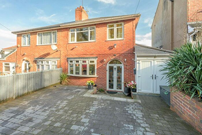 3 Bedroom Semi Detached House For Sale In Banners Lane, Halesowen, B63