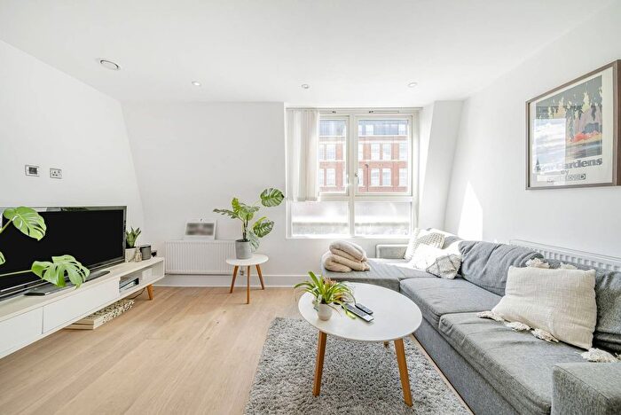 2 Bedroom Flat To Rent In Tower Bridge Road, London Bridge, London, SE1