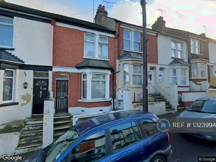 3 Bedroom Terraced House To Rent In Milner Road, Gillingham, ME7