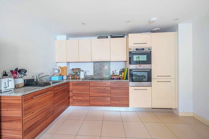 2 Bedroom Flat To Rent In Howard Road, Stanmore, HA7