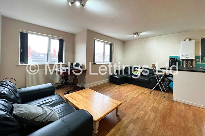 3 Bedroom Flat To Rent In Flat B, - Headingley Avenue, Leeds, LS6