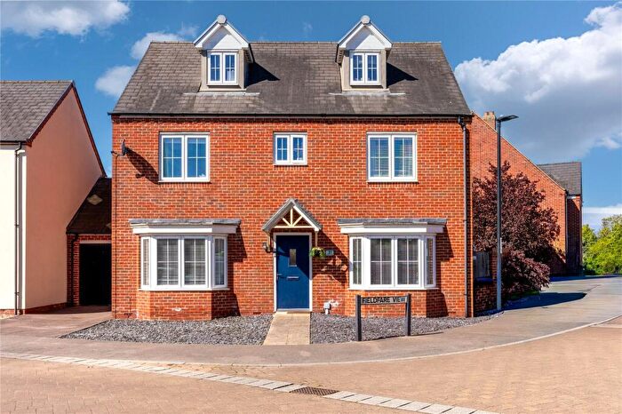 5 Bedroom Detached House For Sale In Kingfisher Road, Wixams, Bedfordshire, MK42
