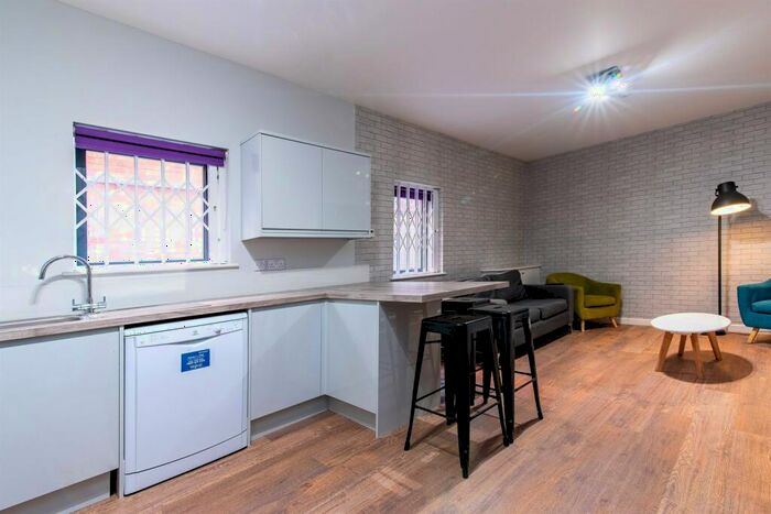 1 Bedroom Apartment To Rent In Room, Varsity Lace Market, NG1