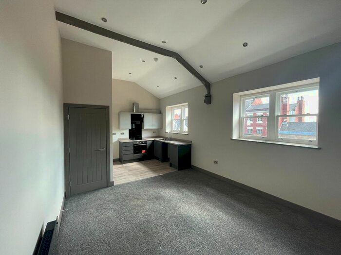 1 Bedroom Flat To Rent In Flat Mason Gardens, Ropergete, Pontefract, WF8