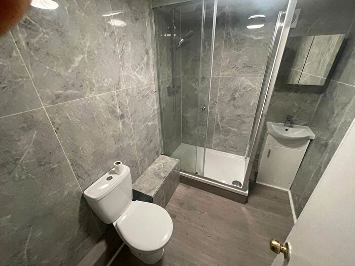 5 Bedroom End Of Terrace House To Rent In Mossford Street, London, E3
