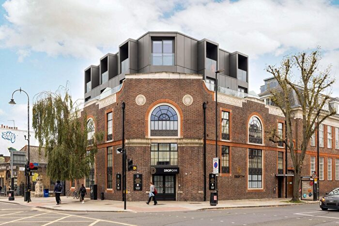 2 Bedroom Flat For Sale In Kentish Town Road, London, NW1