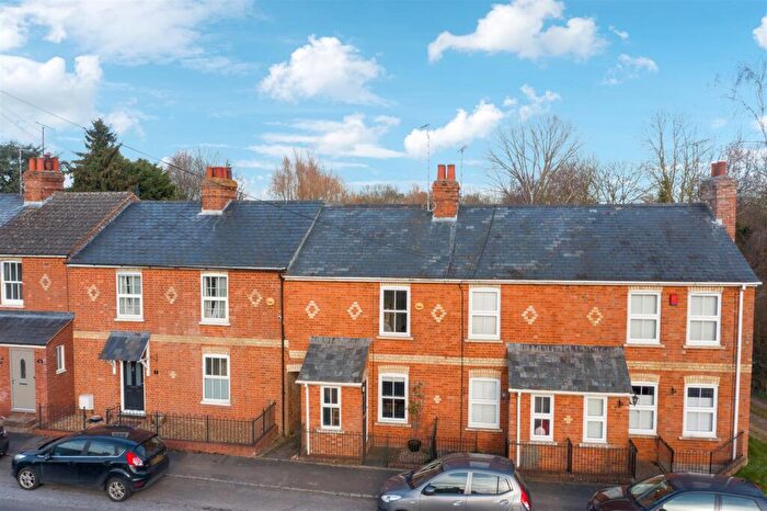 3 Bedroom Cottage For Sale In High Road, Soulbury, Buckinghamshire, LU7