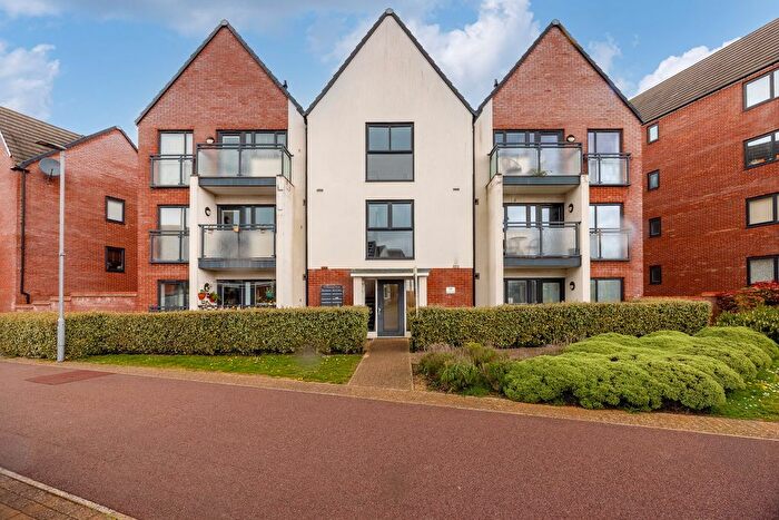 2 Bedroom Flat For Sale In Vespasian Road, Fairfields, Milton Keynes, MK11