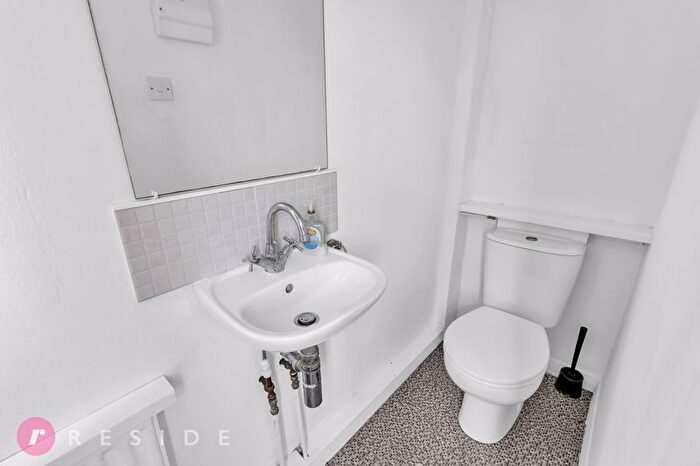 4 Bedroom Detached House For Sale In Tern Close, Bamford, Rochdale, OL11