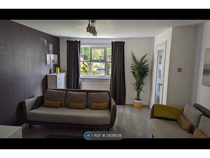 3 Bedroom Semi-Detached House To Rent In Wensleydale Drive, Leeds, LS12