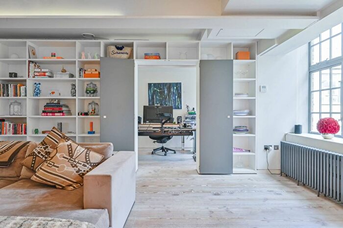3 Bedroom Flat To Rent In Marshall Street, Soho, London, W1F