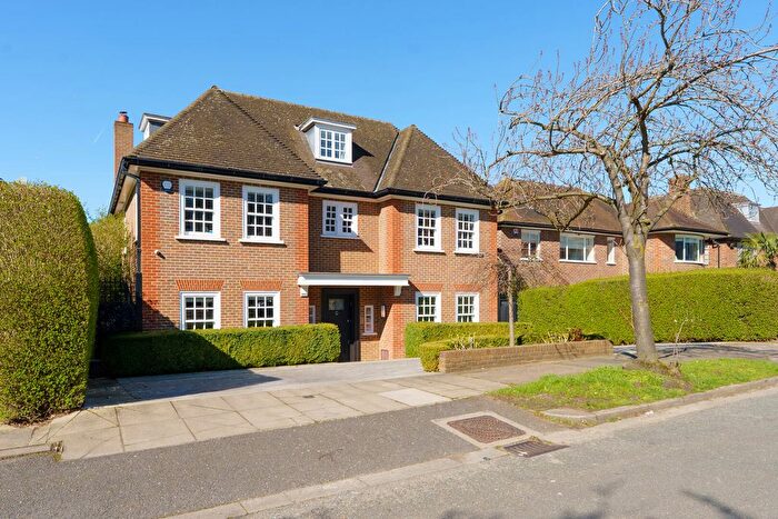 7 Bedroom Property For Sale In Church Mount, Hampstead Garden Suburb, London, N2