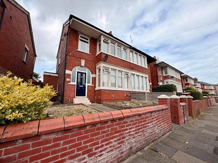 3 Bedroom Semi-Detached House For Sale In Birchway Avenue, Stanley Park, FY3