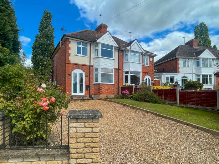 3 Bedroom Semi-Detached House To Rent In Taylor Avenue, Leamington Spa, CV32