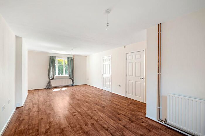 4 Bedroom Semi-Detached House To Rent In Exley Square, Lincoln, Lincoln, LN2