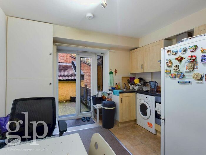 2 Bedroom Flat To Rent In Red Lion Street, Holborn, WC1R