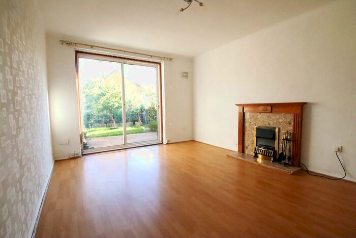 3 Bedroom Terraced House To Rent In Chiswell Square, London, SE3