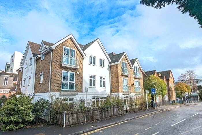 1 Bedroom Flat To Rent In York Road, Woking, Surrey, GU22