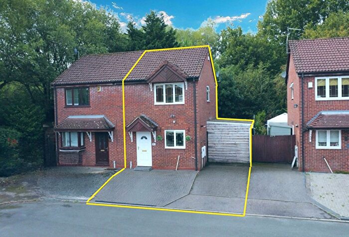 2 Bedroom Semi-detached House For Sale In Beverley Avenue, Nuneaton, CV10