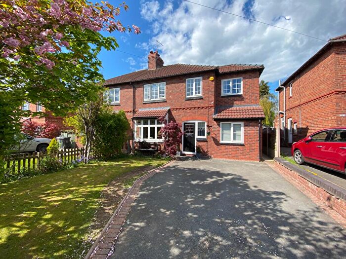 3 Bedroom Semi-Detached House For Sale In Crewe Road, Crewe, CW1