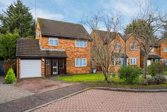 4 Bedroom Detached House To Rent In Kirby Close, Northwood, HA6