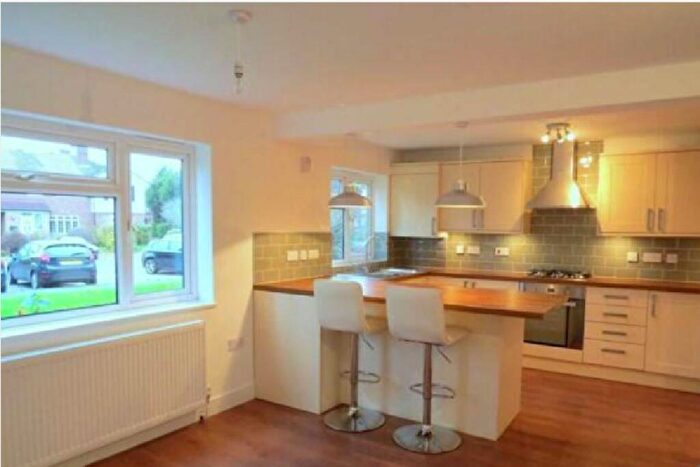 2 Bedroom Apartment To Rent In Garson Road, Esher, KT10