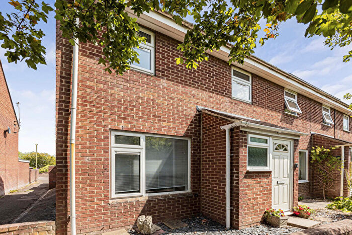 3 Bedroom End Of Terrace House For Sale In South Row, Chilton, OX11