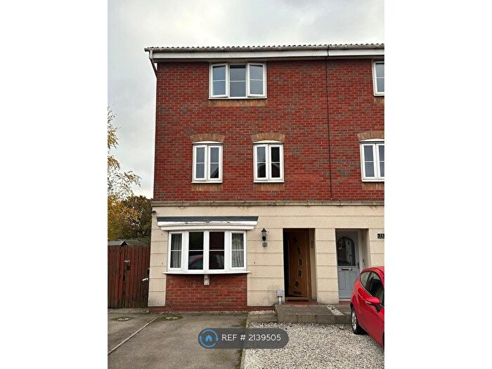 5 Bedroom End Of Terrace House To Rent In Curlew Croft, Scunthorpe, DN16