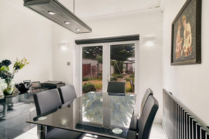 5 Bedroom Semi-Detached House For Sale In Dorchester Way, Kenton, HA3