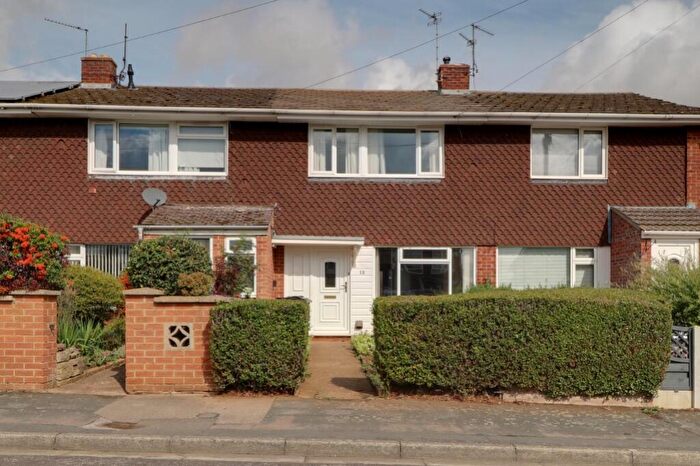 3 Bedroom Terraced House For Sale In Hillingford Way, Grantham, Lincs, NG31