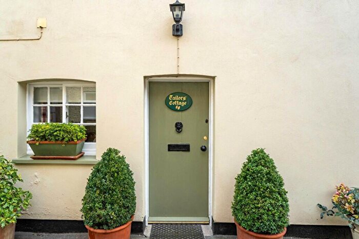 2 Bedroom Cottage For Sale In Pashlers Alley, Clare, Suffolk, CO10