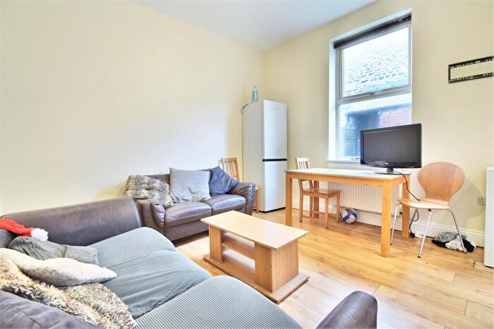 5 Bedroom End Of Terrace House To Rent In Nile Street, Sheffield, S10