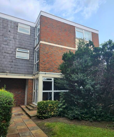 1 Bedroom Flat To Rent In Markfield Gardens, London, E4