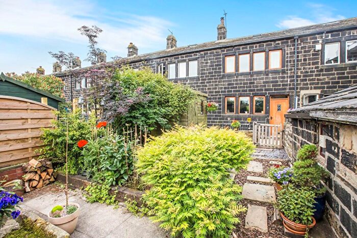 3 Bedroom Terraced House To Rent In Silver Street, Hebden Bridge, West Yorkshire, HX7