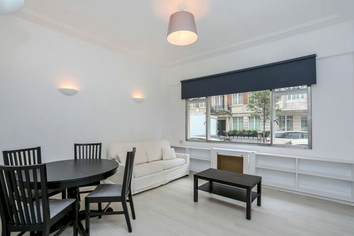 1 Bedroom Flat To Rent In Hallam Street, London, W1W