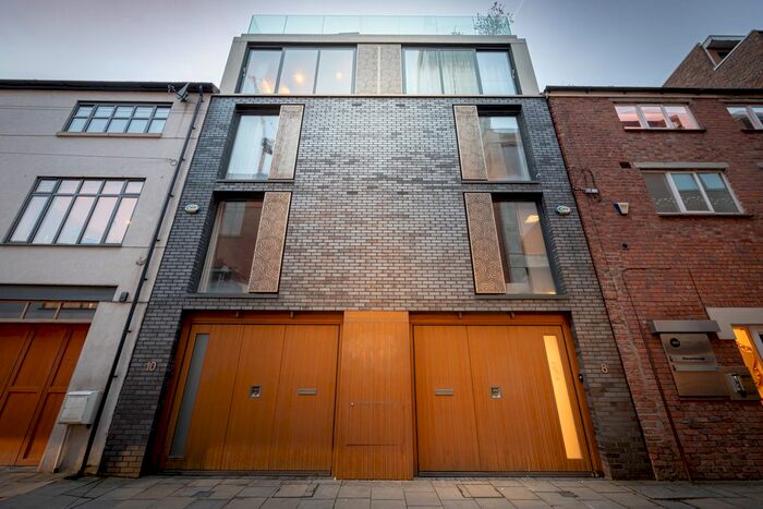 4 Bedroom Town House To Rent In Southern Street, Manchester, M3