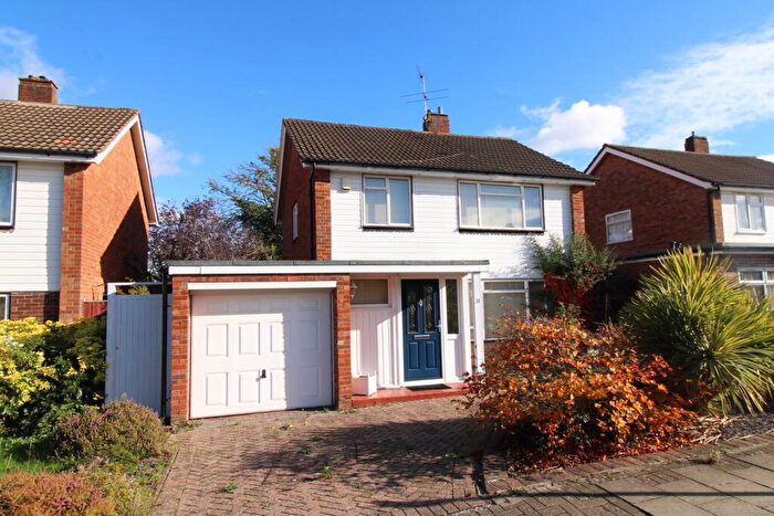 3 Bedroom Detached House For Sale In Hayesford Park Drive, Bromley, BR2